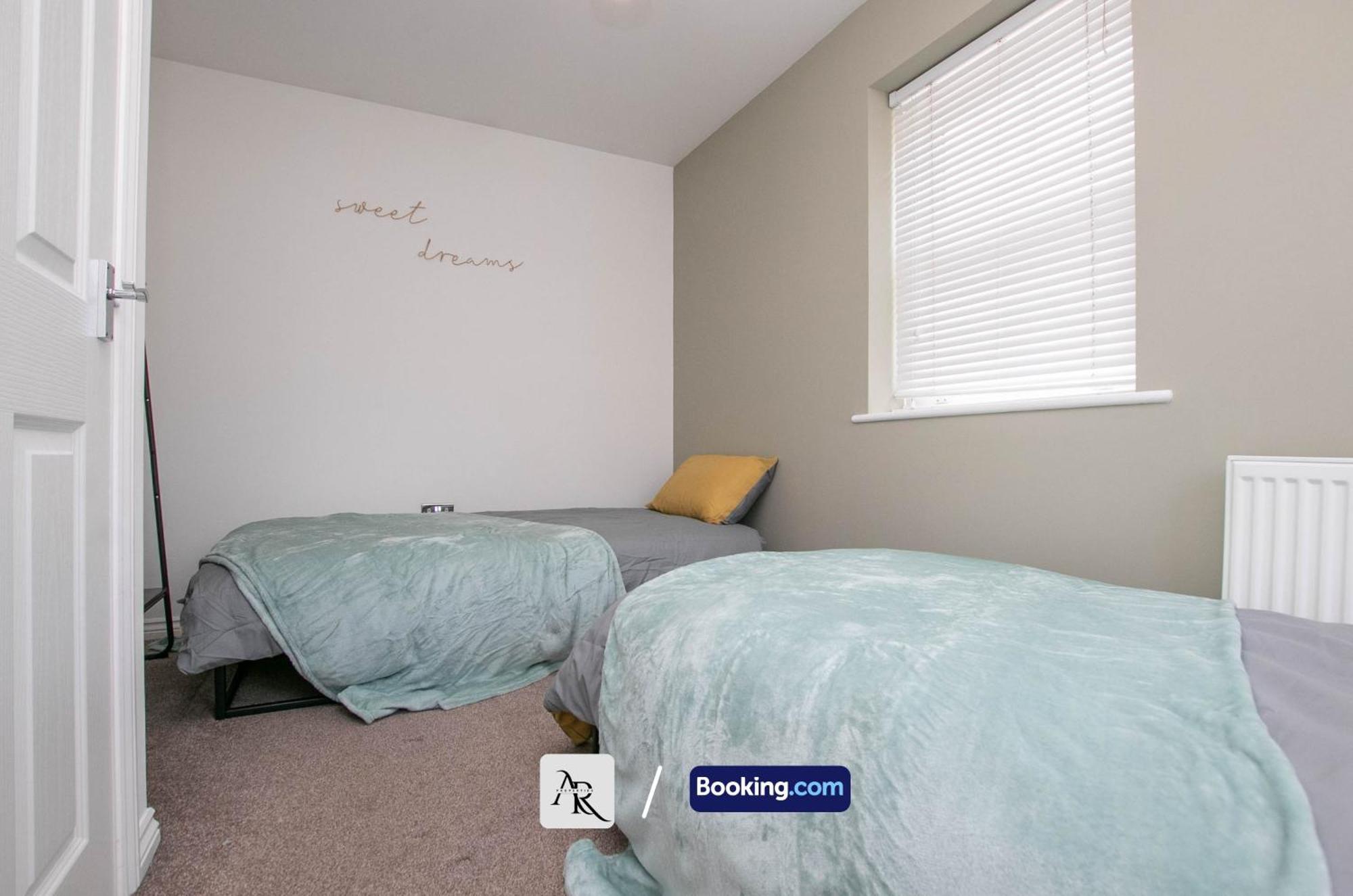 Cozy House By Ar Properties Short Lets & Serviced Accommodation コルチェスター エクステリア 写真